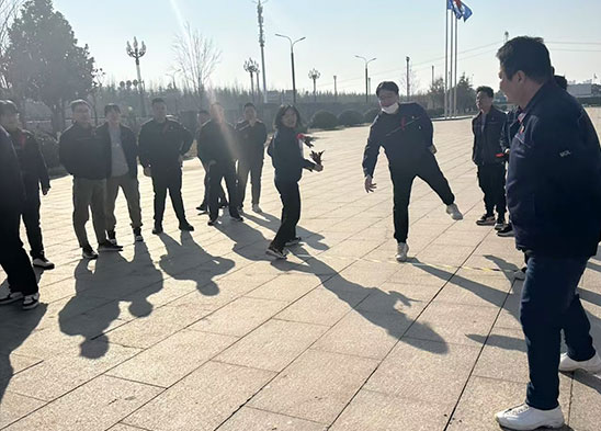 凝心聚力強(qiáng)堡壘，勇毅前行開新局